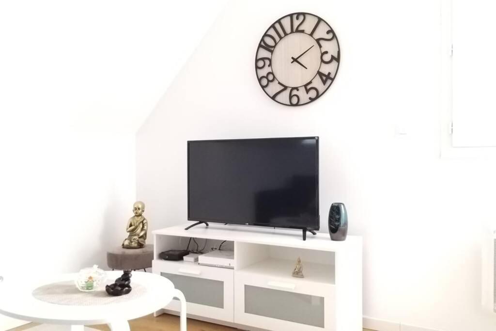 Grand Confort, Appartement Osny Экстерьер фото